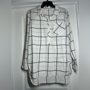 Athleta White and Black Tunic Pattern Shirt